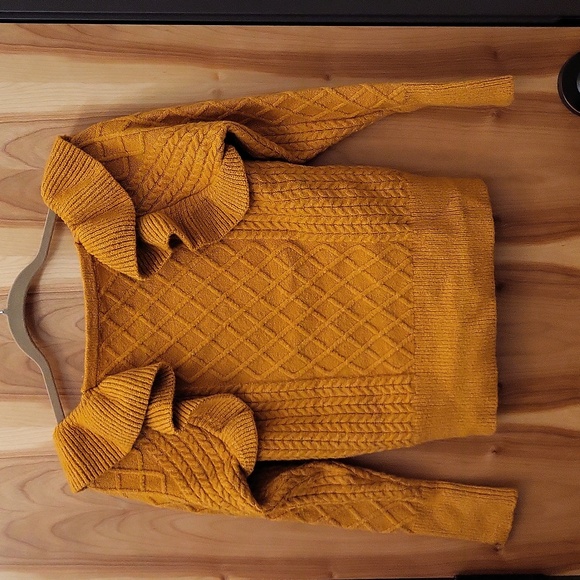 Broadway Women's Sweater - Picture 4 of 5